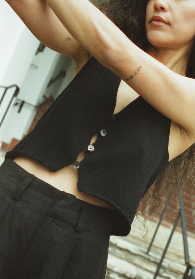 Clio Vest - Black