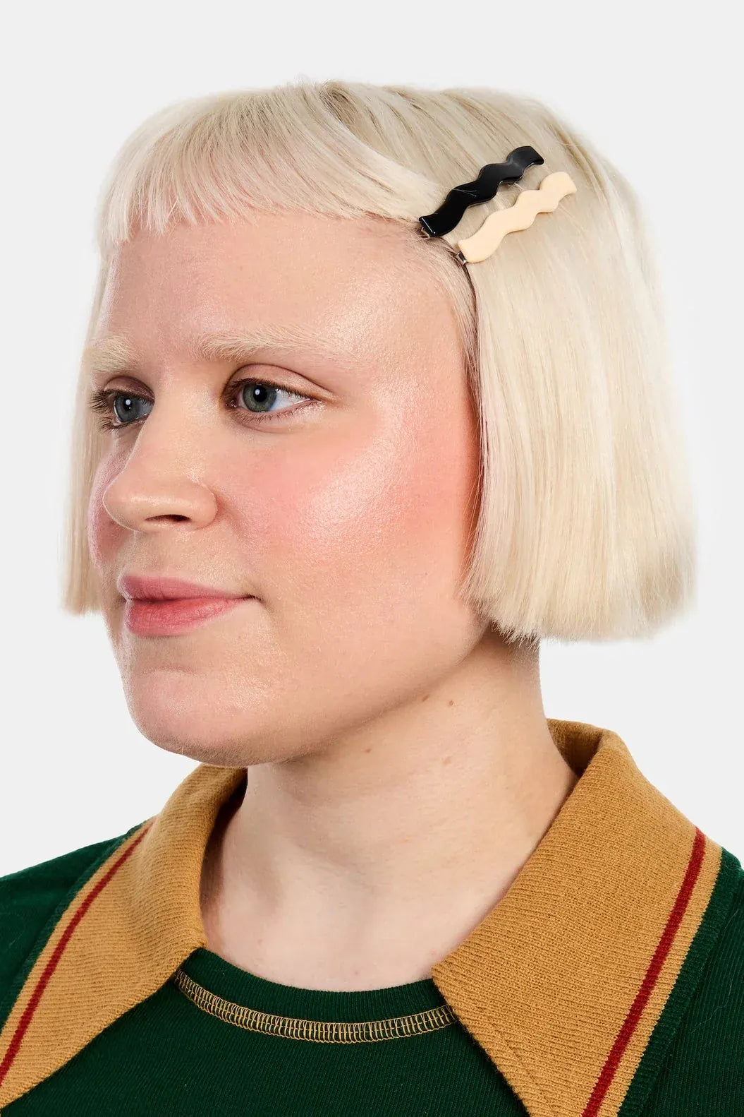 Slides in Wavy Cream + Black