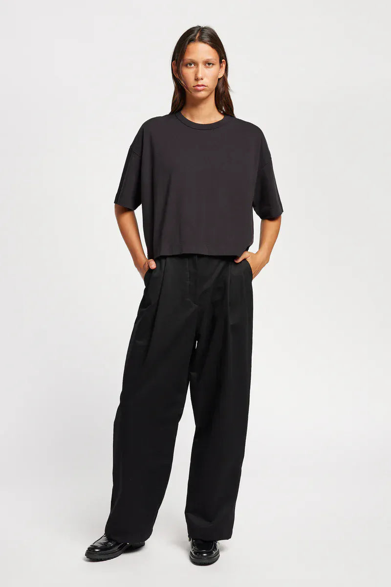 Obelisk Tee - Jet Black