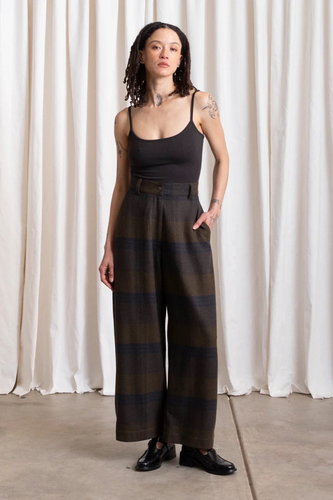 Wool Loose Barrel Pant- Olive / Navy