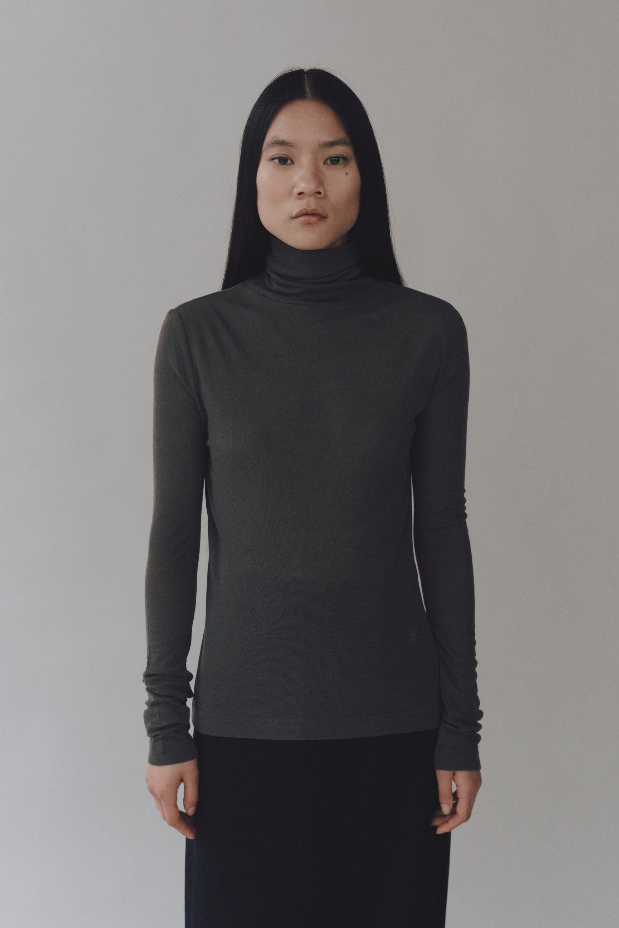 Thin Rib Roll Neck Top - Black