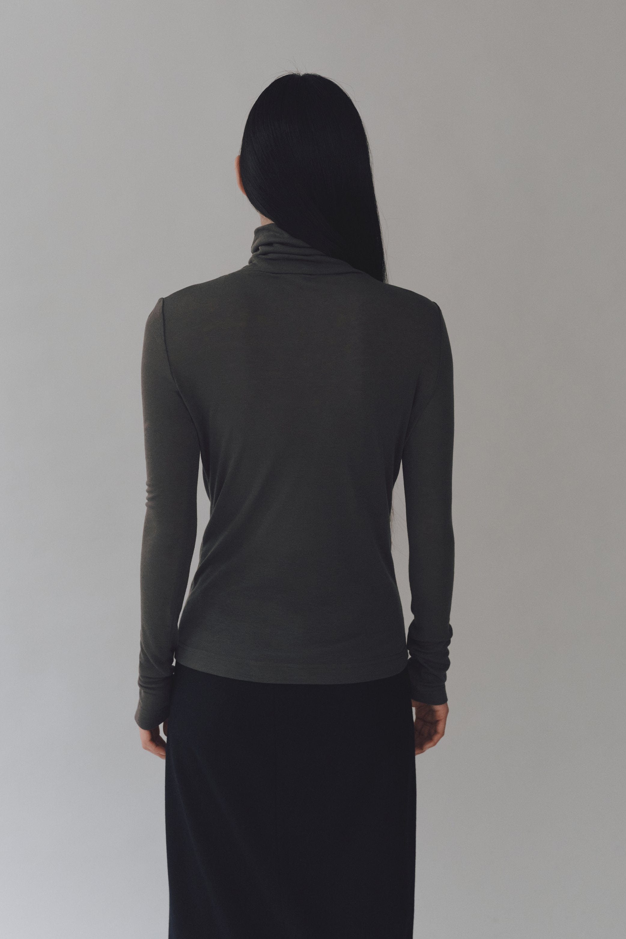 Thin Rib Roll Neck Top - Black