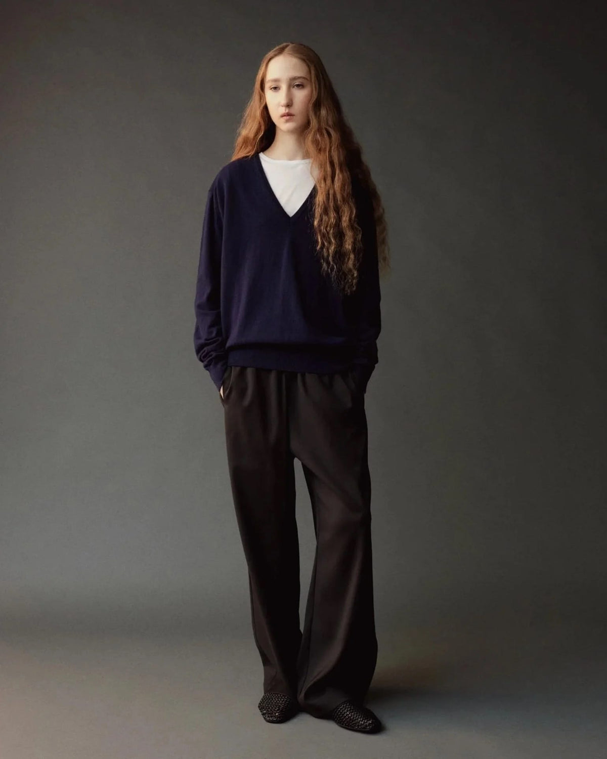 Cashmere Blend V-Neck - Navy