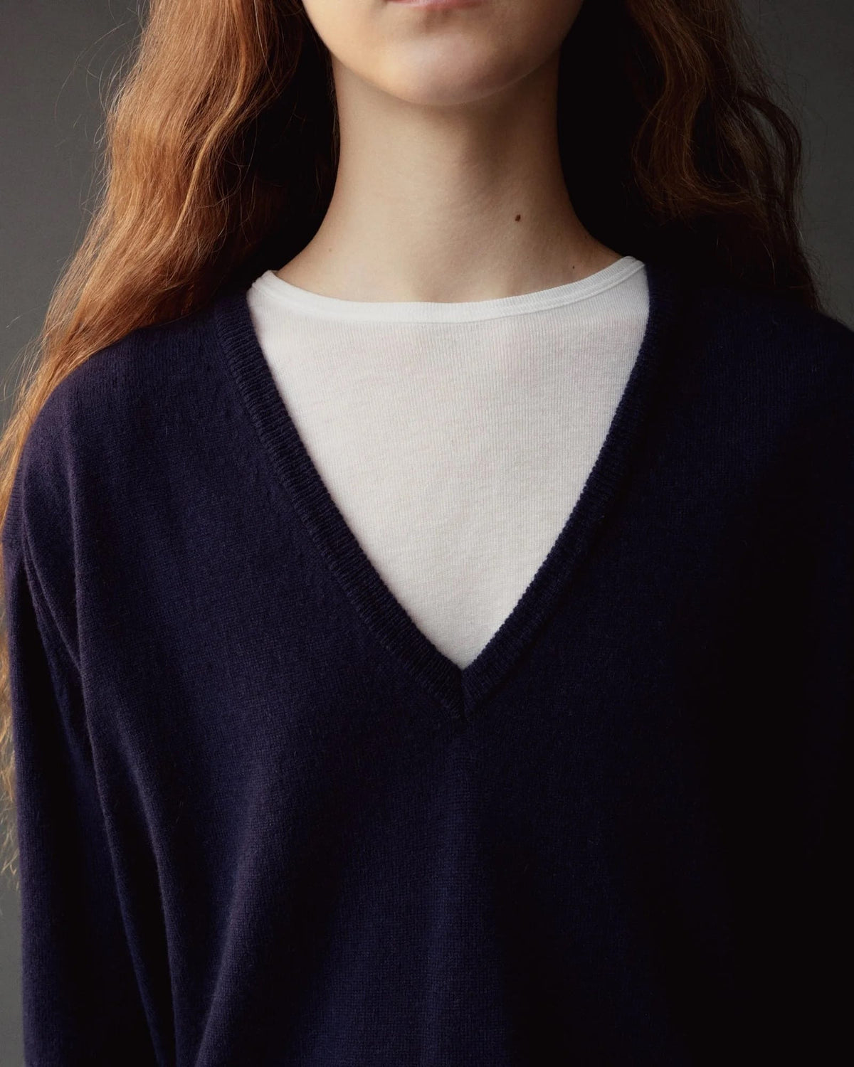 Cashmere Blend V-Neck - Navy