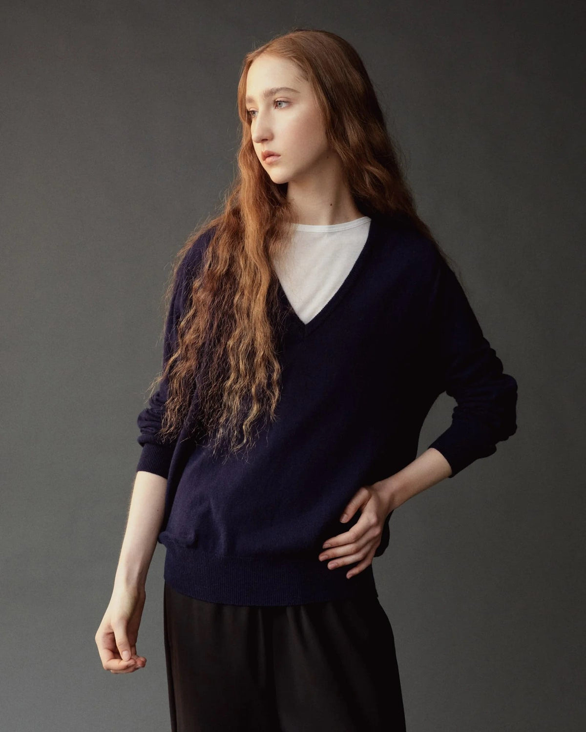 Cashmere Blend V-Neck - Navy