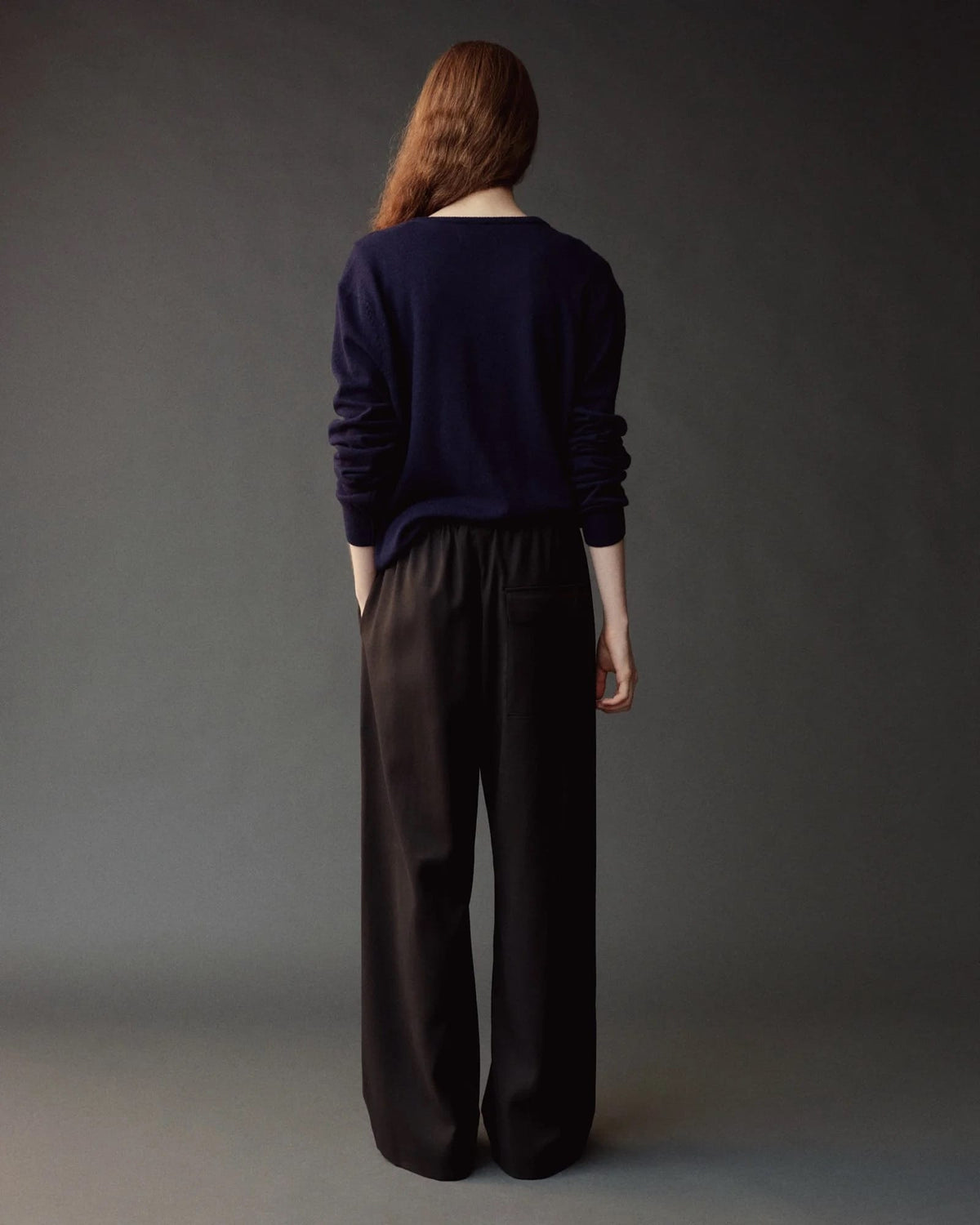 Cashmere Blend V-Neck - Navy