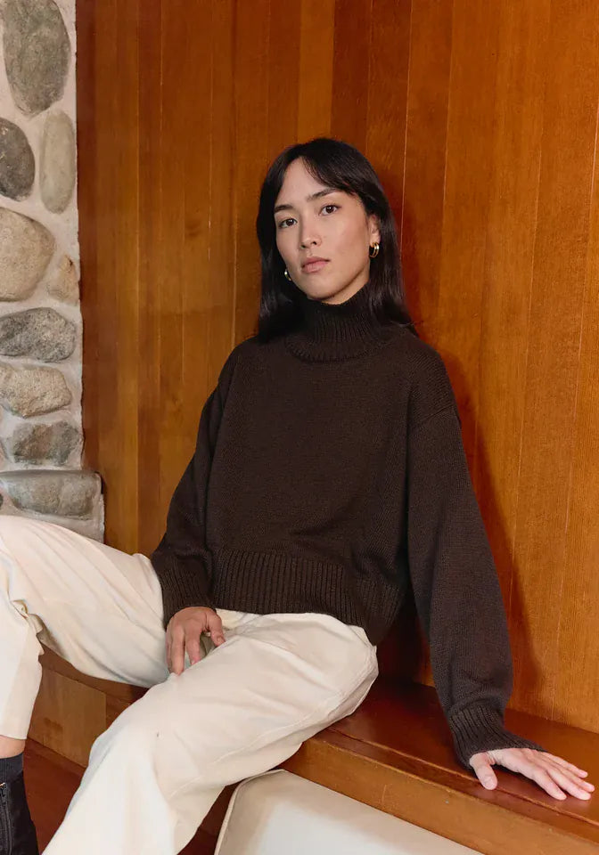 Crop Turtleneck - Walnut