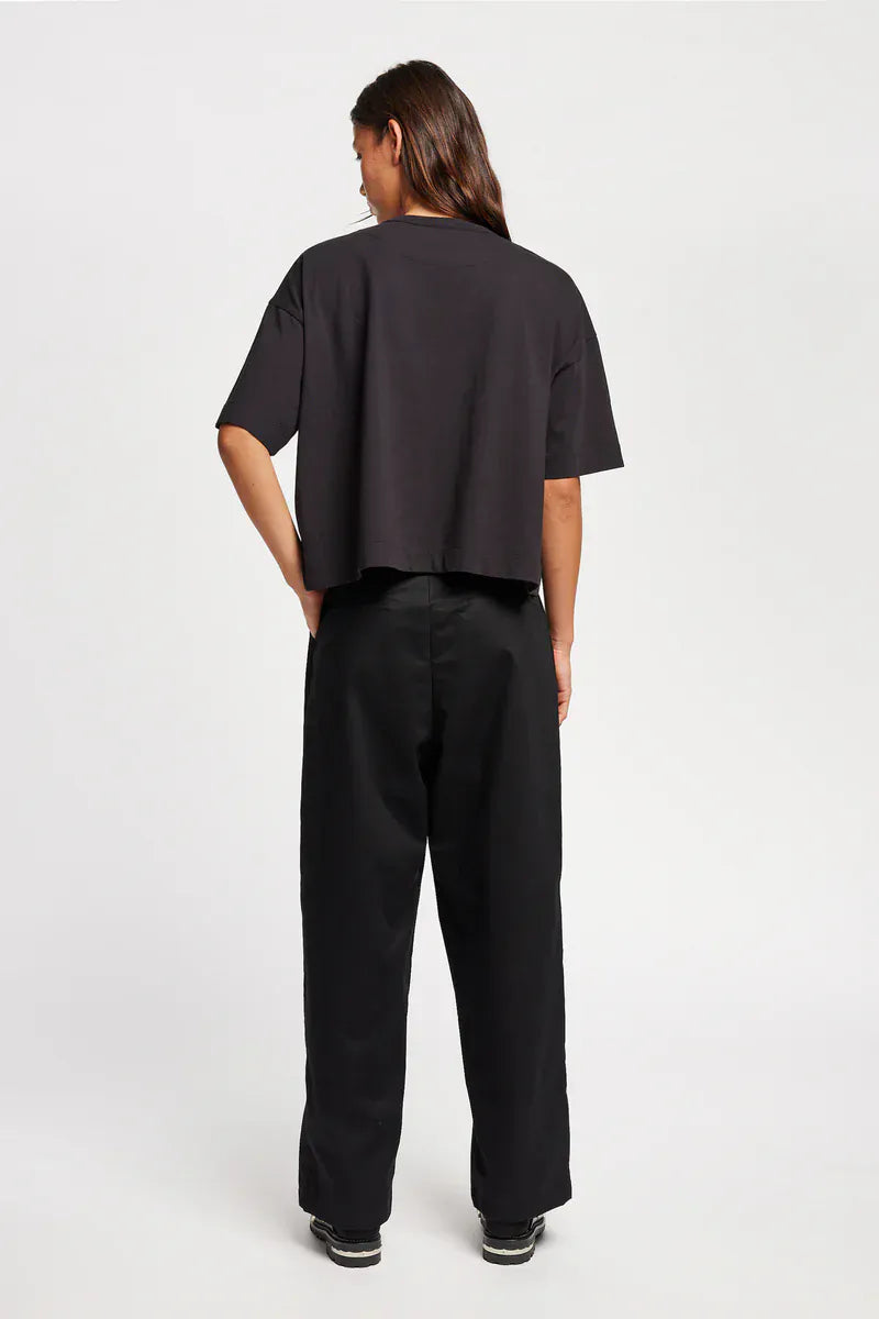 Obelisk Tee - Jet Black