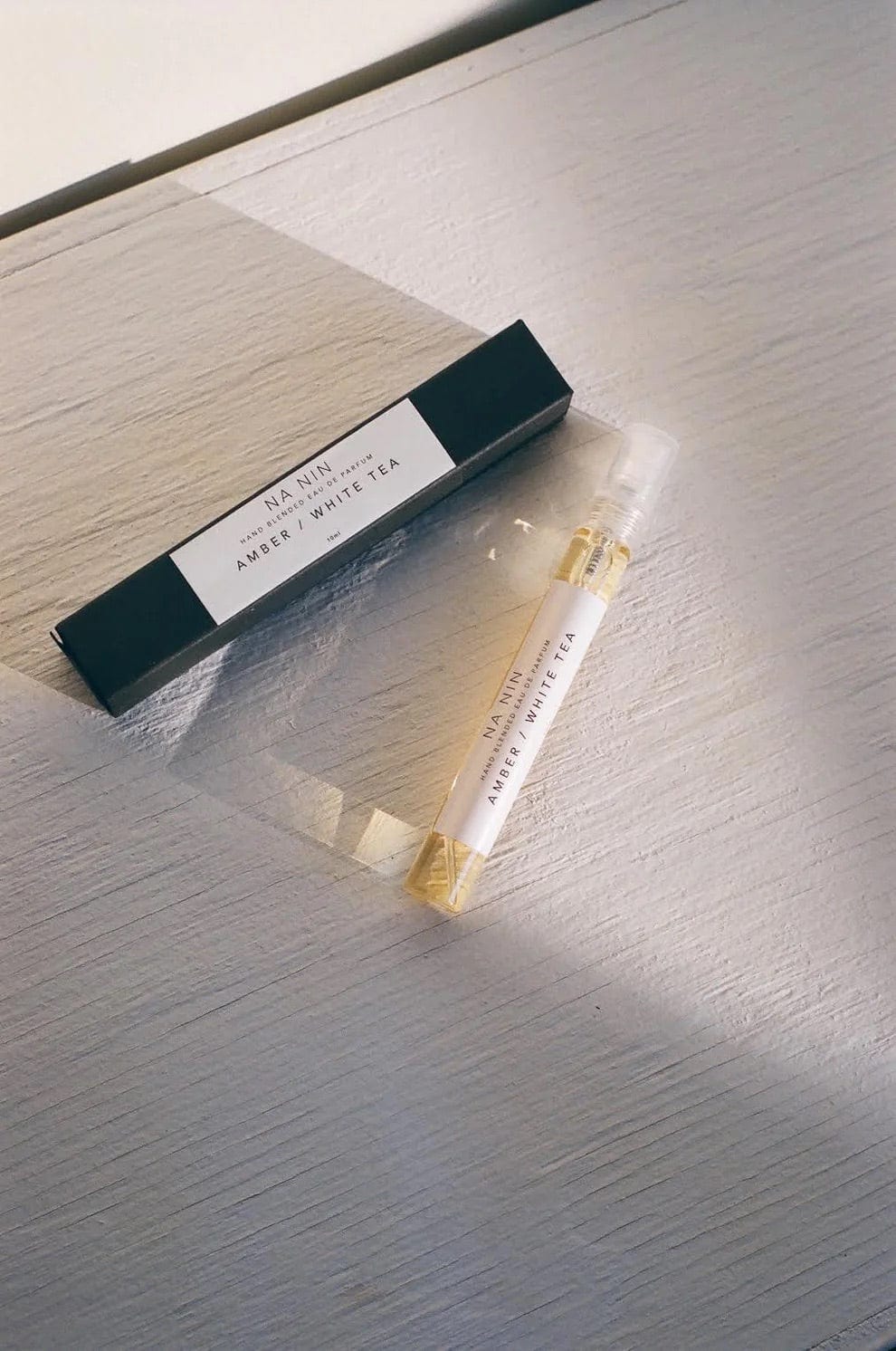 Amber & White Tea Eau De Parfume